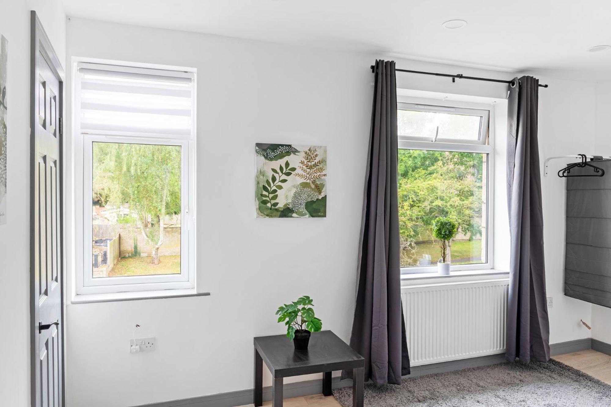 Stanion Luxurious 3 Bedroom Modern House Northamptonshire, Double, Twins, Single, Free Parking, Free Wi-Fi, Pets, Up To 8 Sleeps, 4 Smart Tvs Corby Zewnętrze zdjęcie