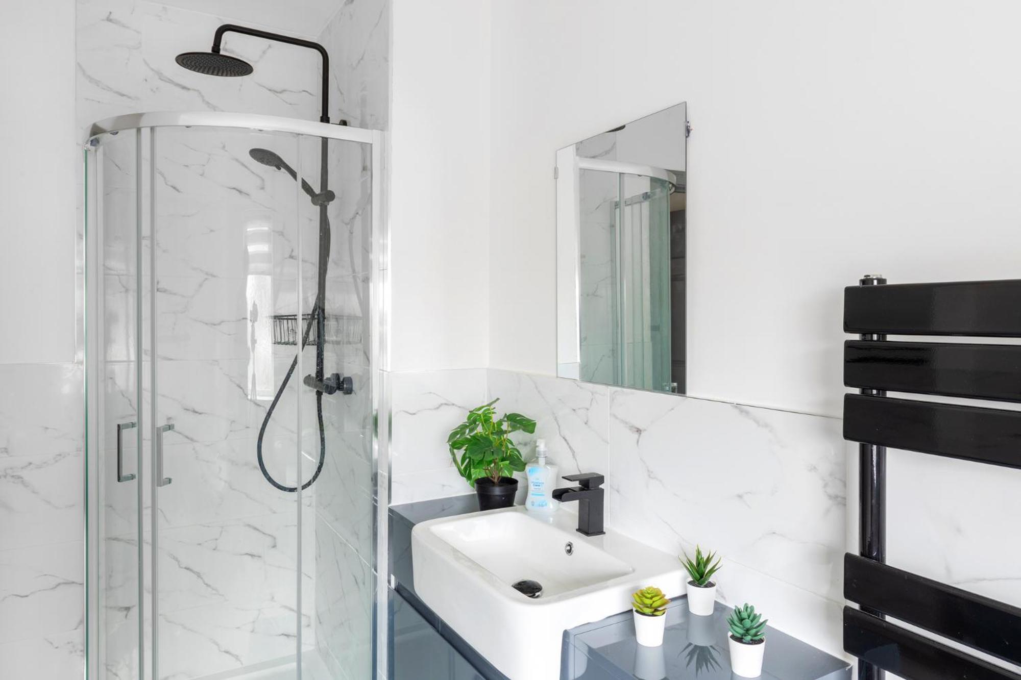 Stanion Luxurious 3 Bedroom Modern House Northamptonshire, Double, Twins, Single, Free Parking, Free Wi-Fi, Pets, Up To 8 Sleeps, 4 Smart Tvs Corby Zewnętrze zdjęcie