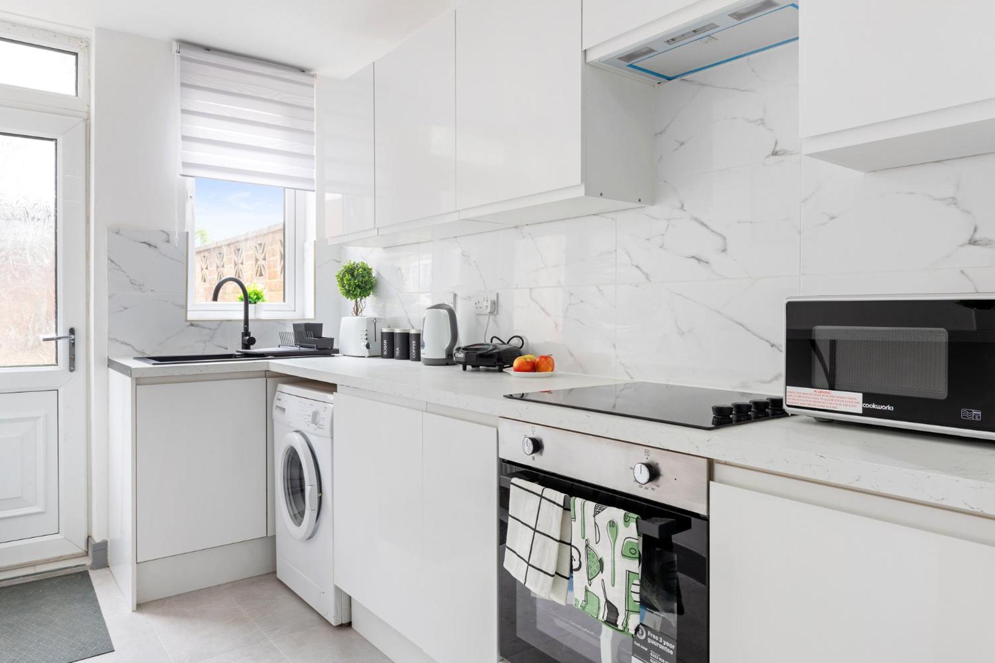 Stanion Luxurious 3 Bedroom Modern House Northamptonshire, Double, Twins, Single, Free Parking, Free Wi-Fi, Pets, Up To 8 Sleeps, 4 Smart Tvs Corby Zewnętrze zdjęcie