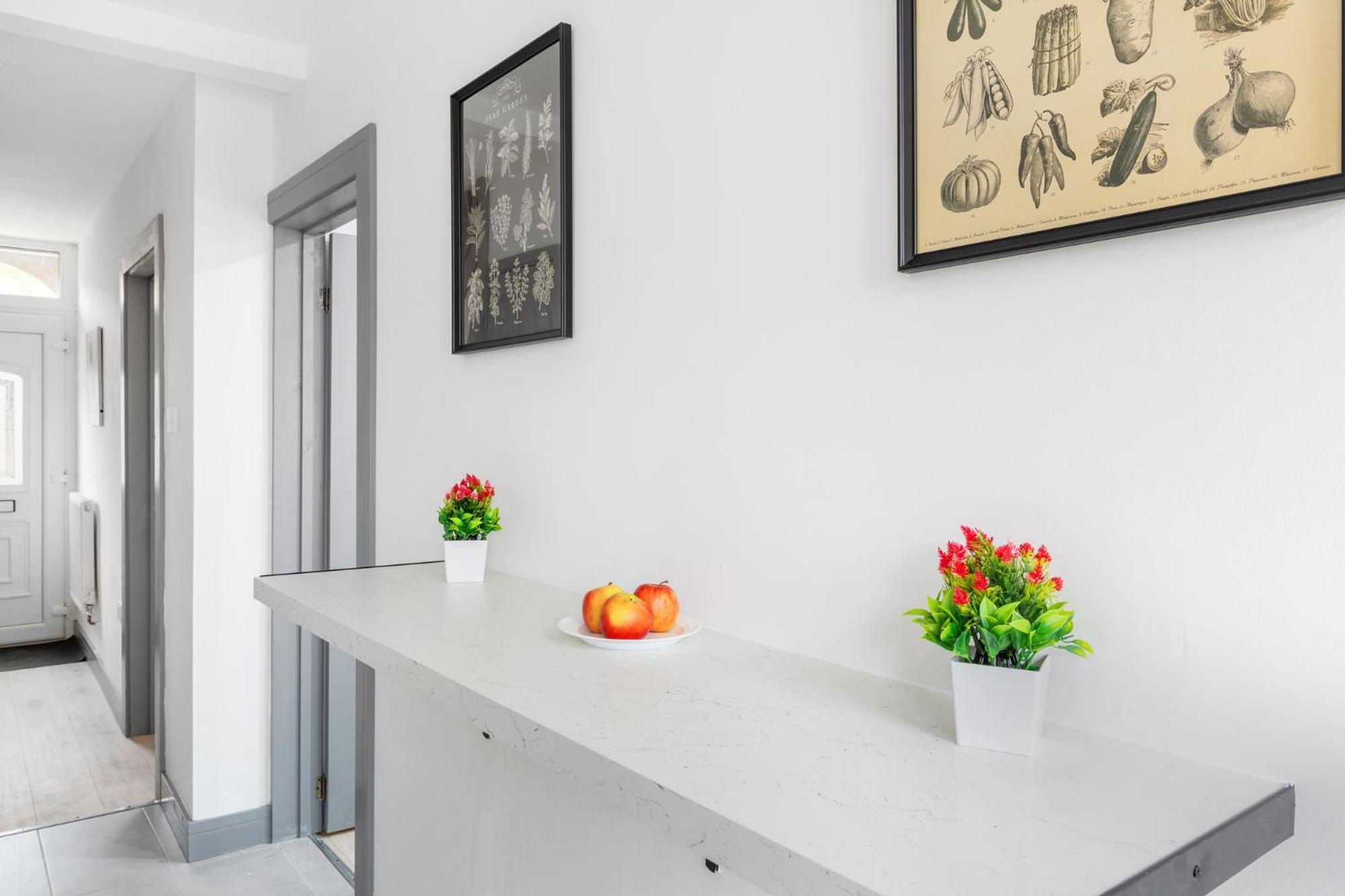 Stanion Luxurious 3 Bedroom Modern House Northamptonshire, Double, Twins, Single, Free Parking, Free Wi-Fi, Pets, Up To 8 Sleeps, 4 Smart Tvs Corby Zewnętrze zdjęcie